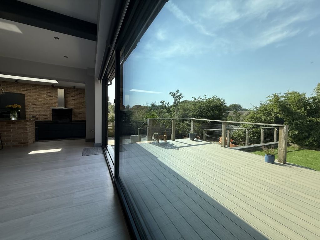 Property photo 3 of 33
