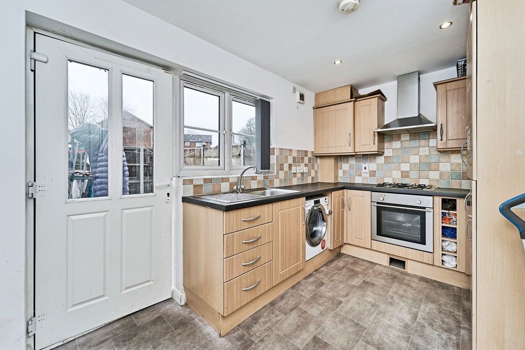 Property photo 3 of 13