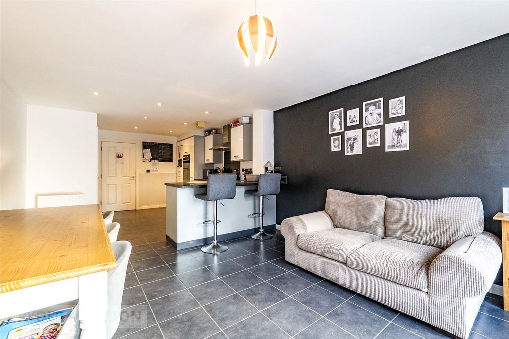 Property photo 2 of 26 Kitchen/Diner/Living