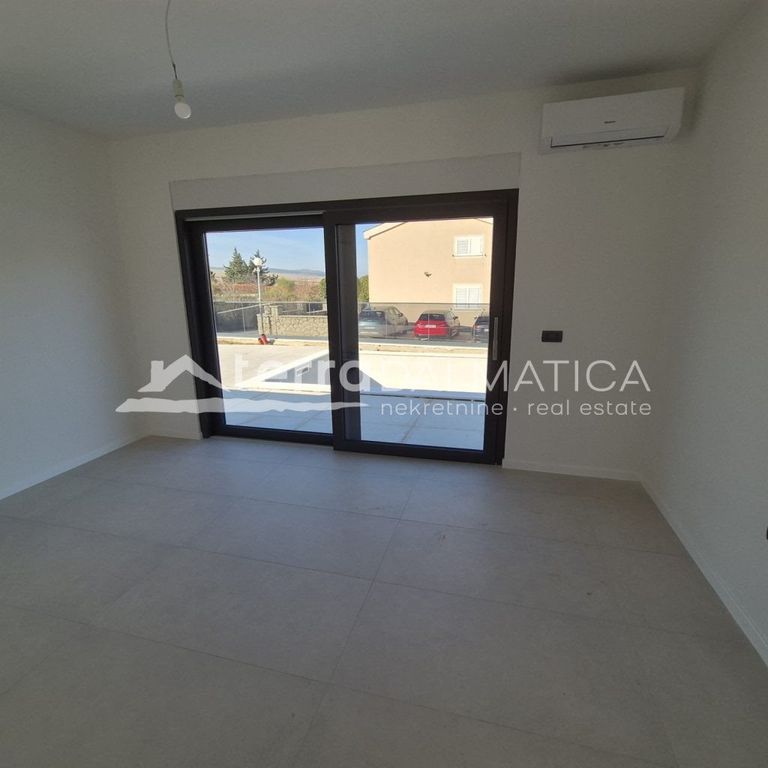 Property photo 1 of 11 Duplex Rovanjska With Pool And Sea View