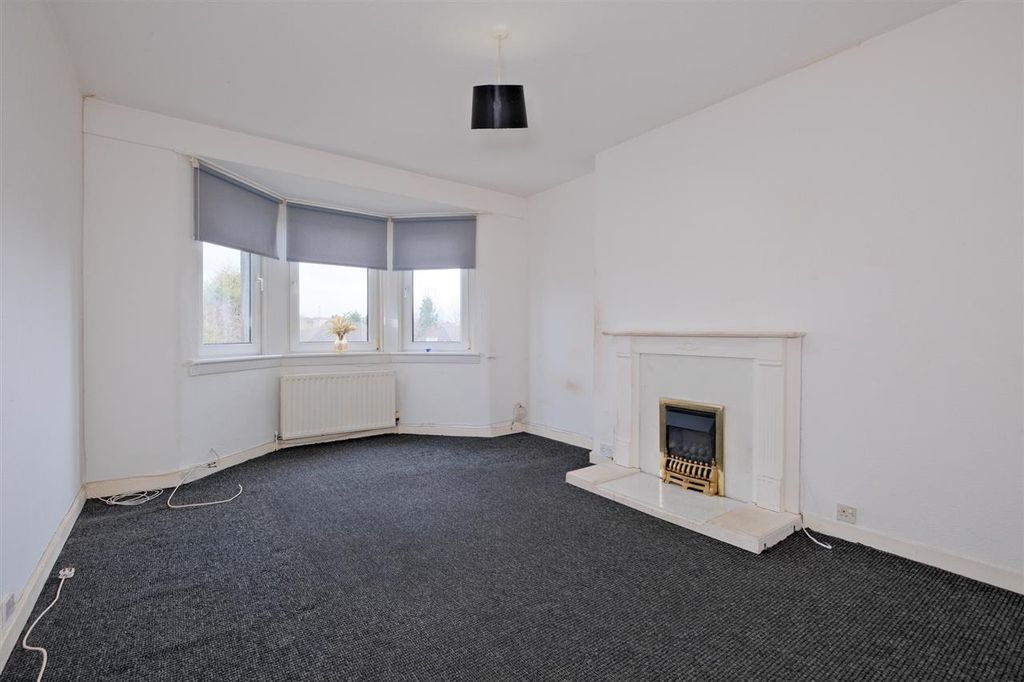 Property photo 2 of 13 Lounge