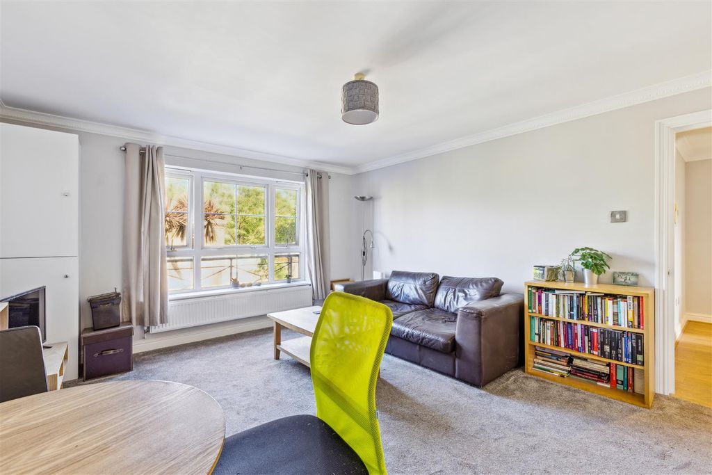 Property photo 3 of 13 Malthouse Drive, W4 - For Sale