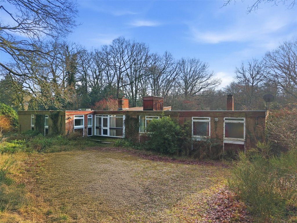 Property photo 1 of 7 Front