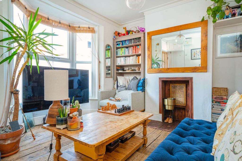 Property photo 3 of 10