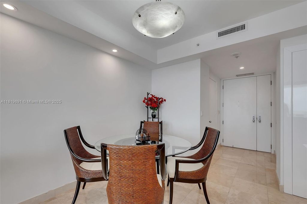 Property photo 2 of 16 <Alttext/>