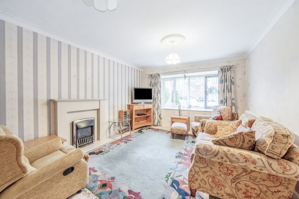 Property photo 2 of 17