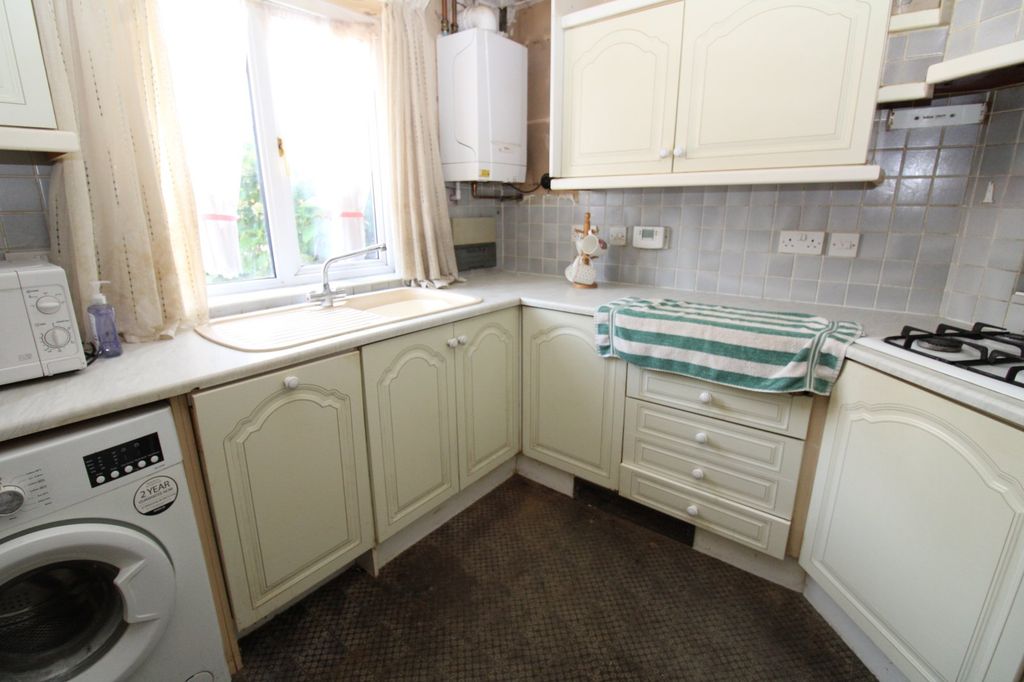 Property photo 3 of 8 Picture No. 10