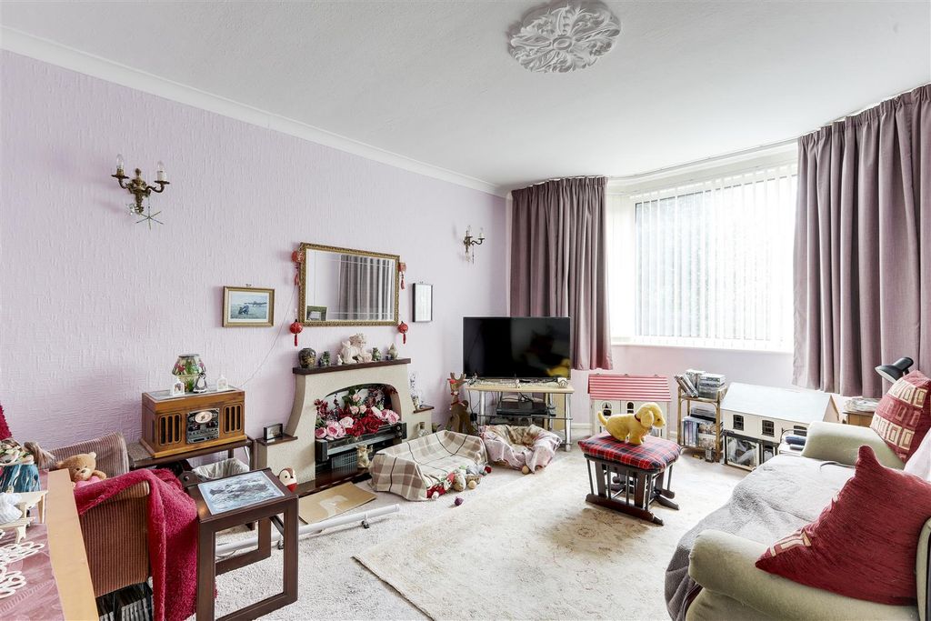 Property photo 2 of 22 3963.Jpg