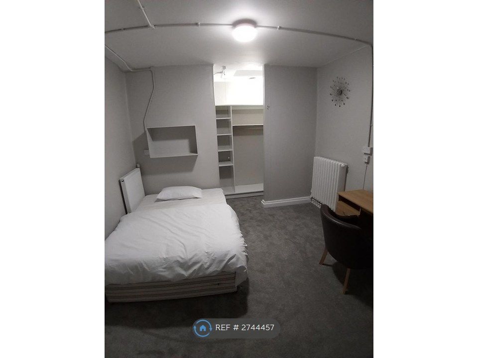 Property photo 3 of 11