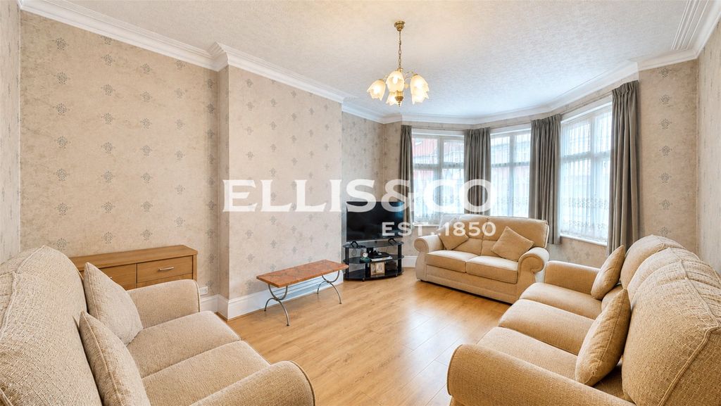 Property photo 2 of 19 Picture No. 37