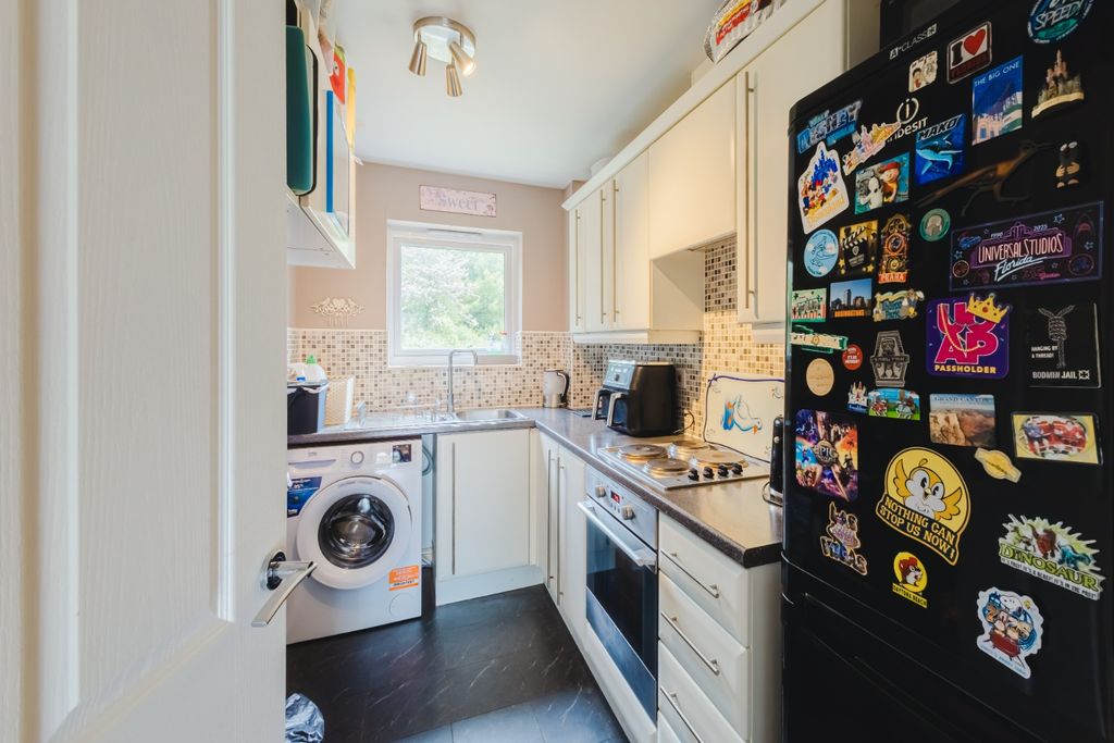 Property photo 3 of 12 4949023