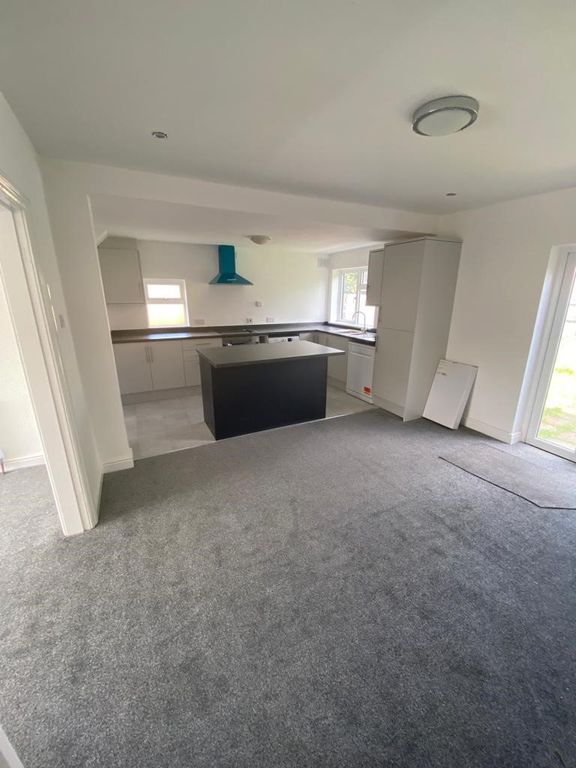 Property photo 3 of 24 11