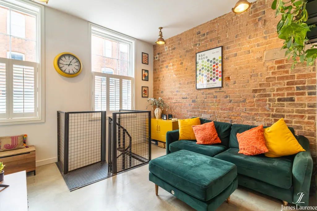 Apartment in Birmingham, West Midlands - More