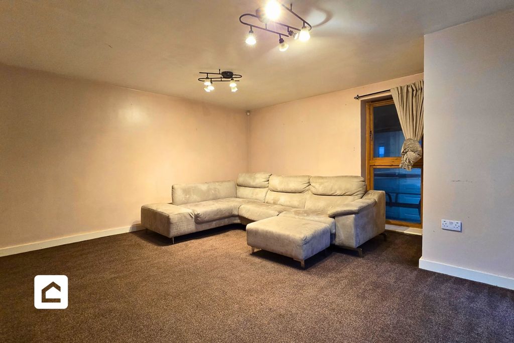 Property photo 2 of 12 2