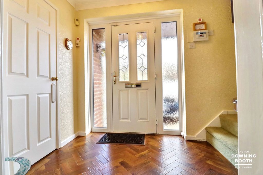 Property photo 2 of 27