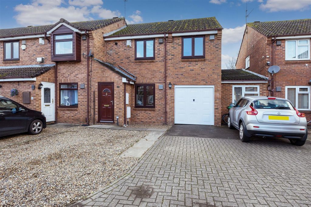 Property photo 1 of 16 48 Pearl Gardens-2.Jpg