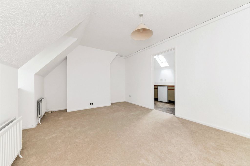 Property photo 2 of 9 Picture No. 13