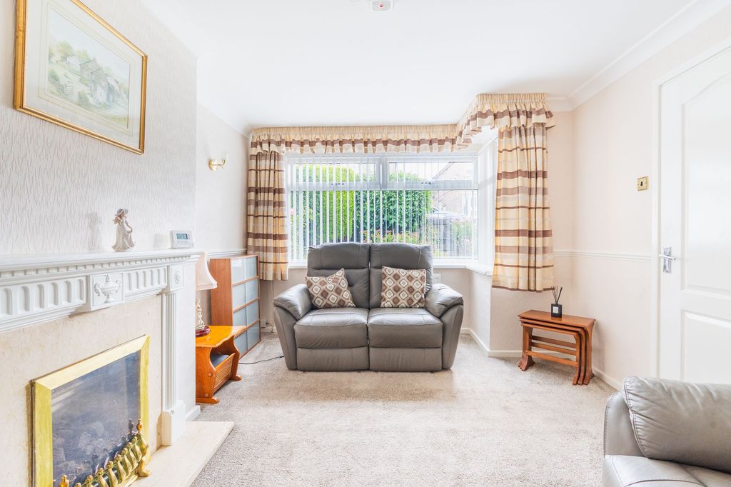 Property photo 2 of 35