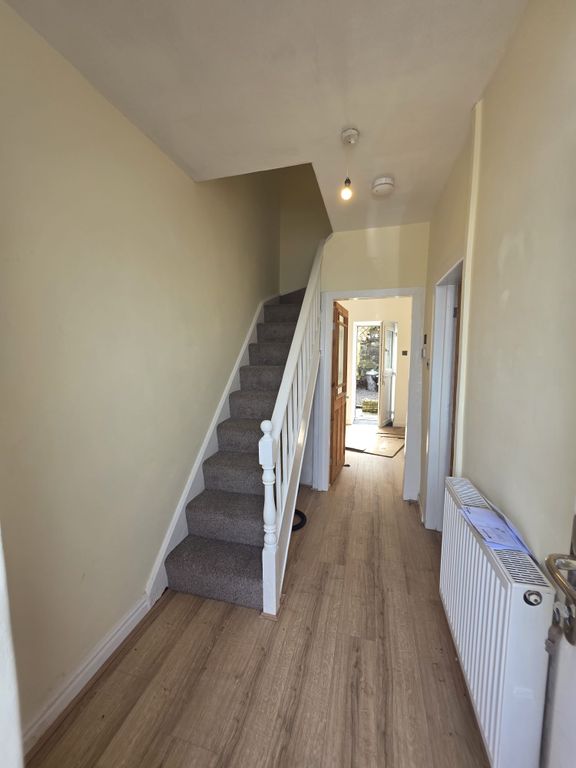 Property photo 3 of 14 Hallway