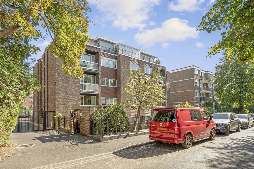 Property photo 1 of 13 Flat 6 Warwick Court-1.Jpg