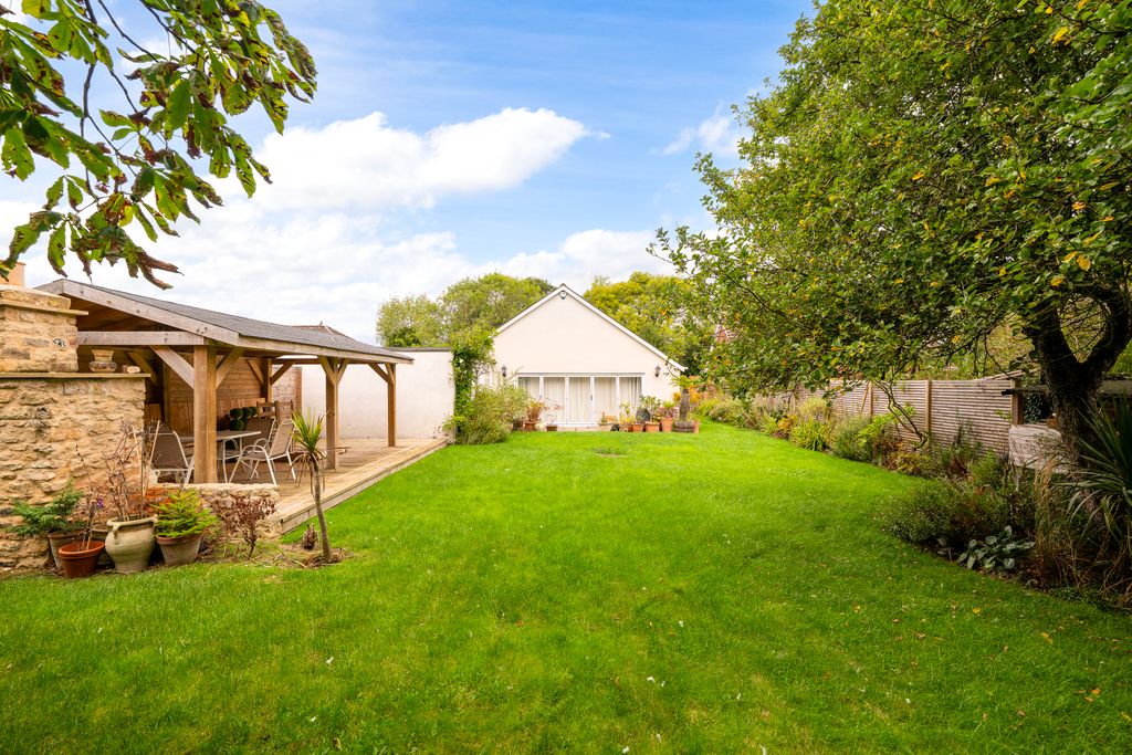 Property photo 3 of 31