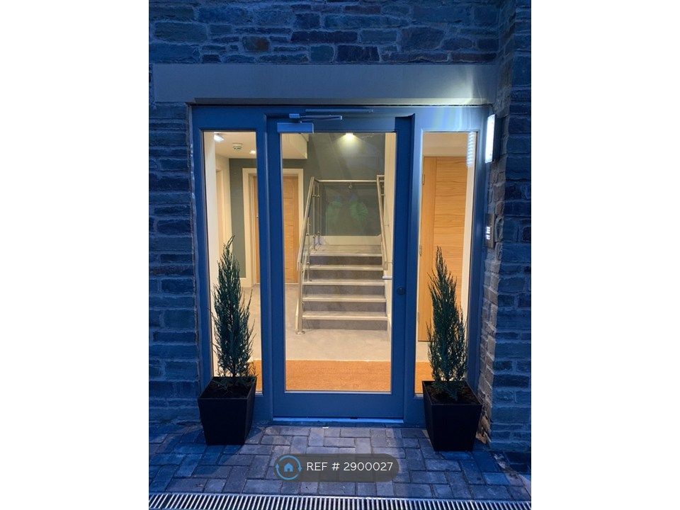 Property photo 2 of 9 Property Entrance