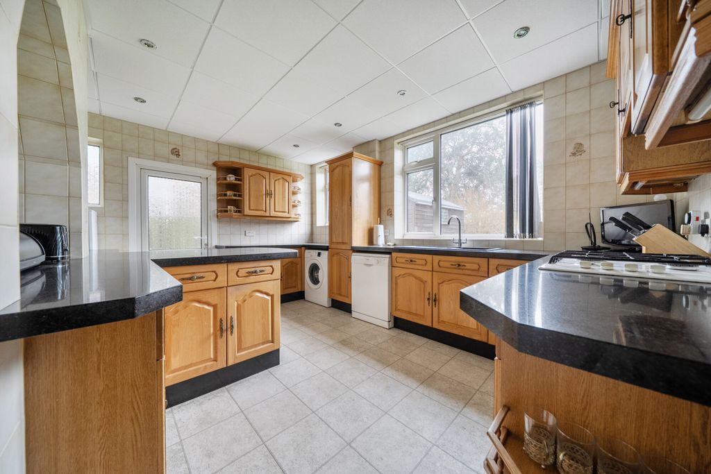 Property photo 2 of 26 Kitchen