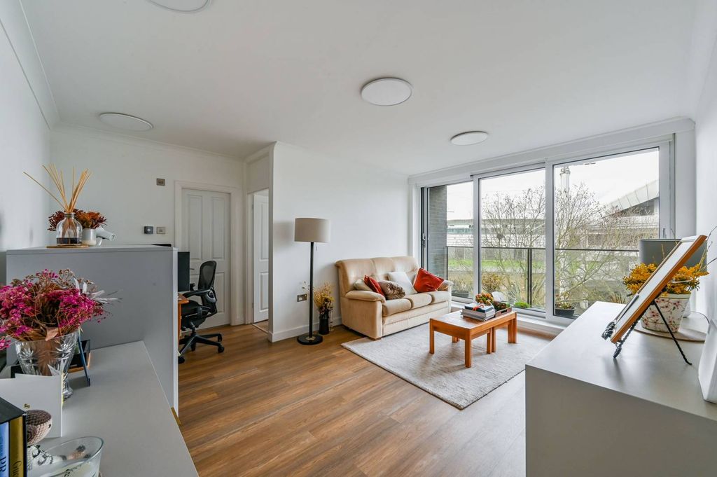 Property photo 2 of 10