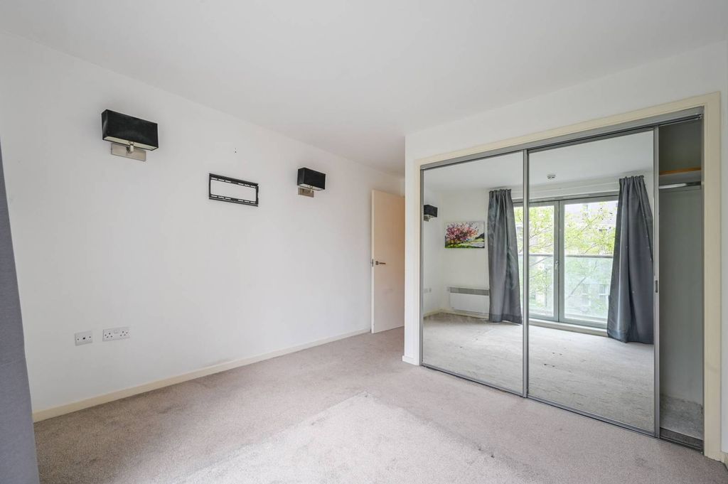 Property photo 3 of 9