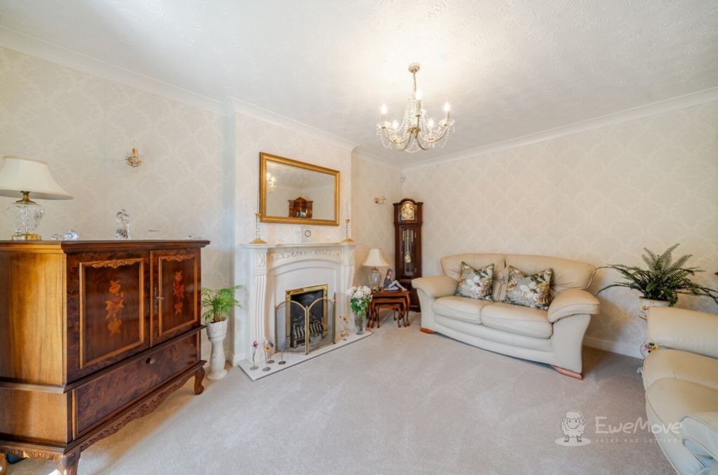 Property photo 2 of 18 13