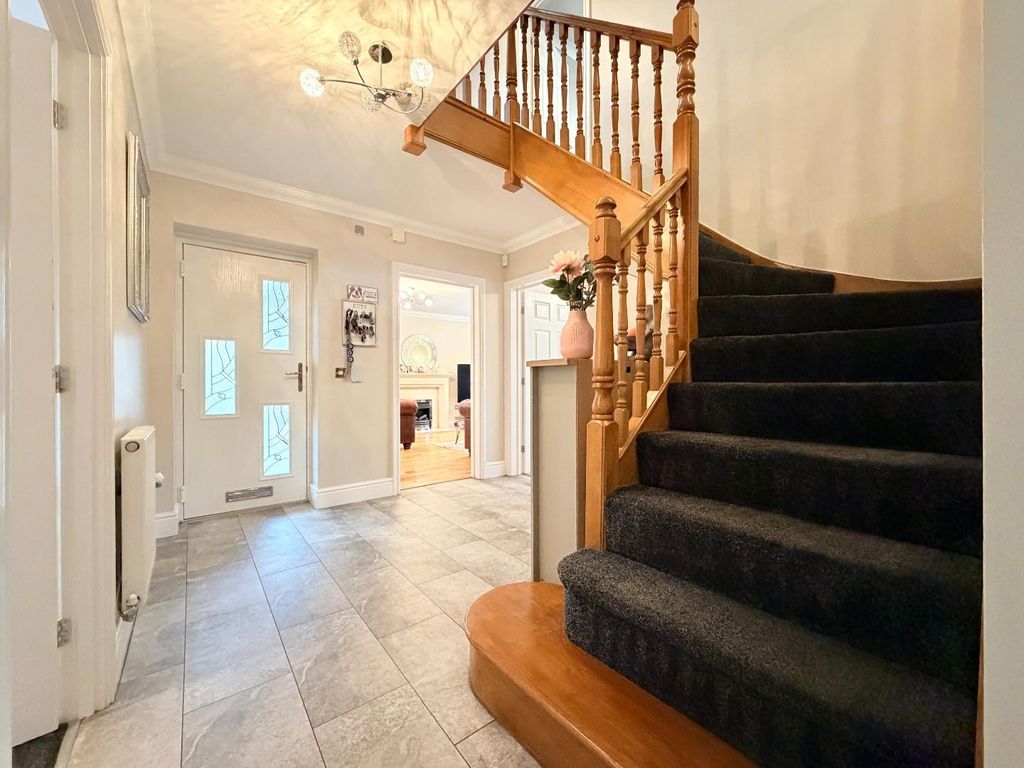 Property photo 3 of 49 Hall