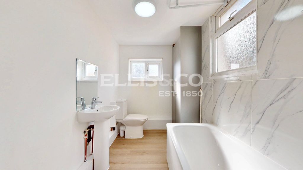 Property photo 3 of 17 Picture No. 16