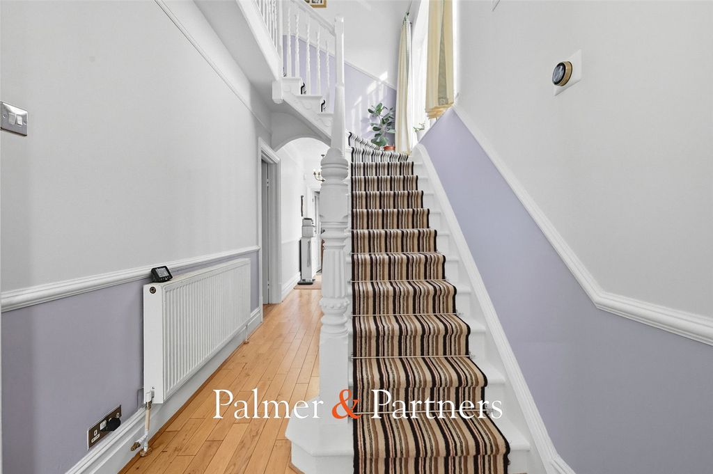 Property photo 2 of 38 Picture No. 15