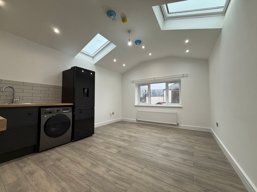 Property photo 1 of 11 Front