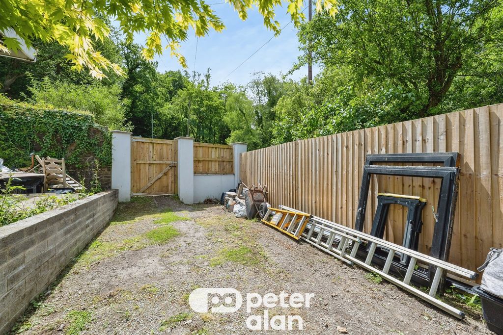 Property photo 3 of 20
