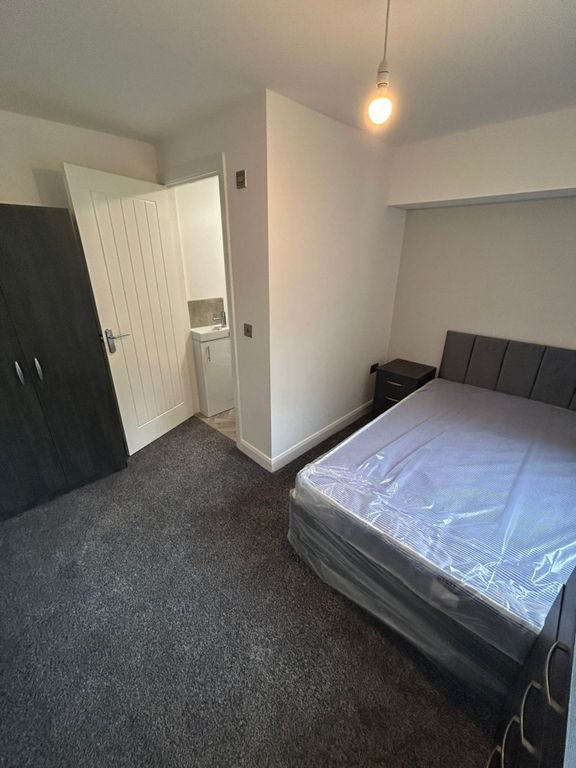 Property photo 1 of 2
