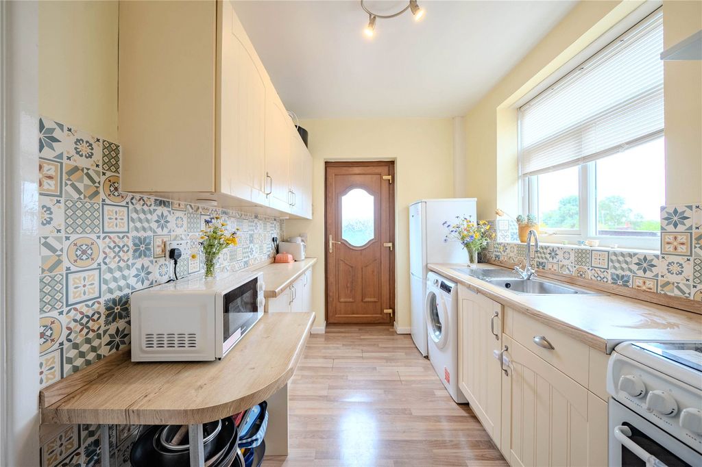 Property photo 3 of 17 Picture No. 24