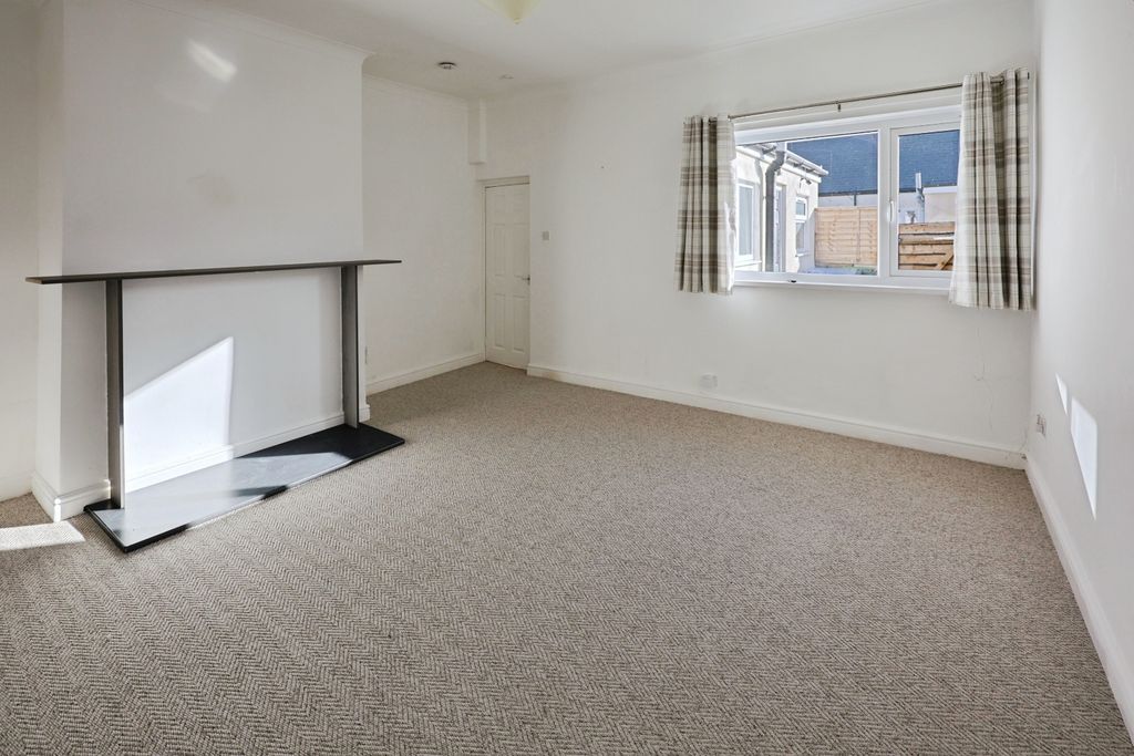 Property photo 2 of 6 Pbox-Img.Jpg