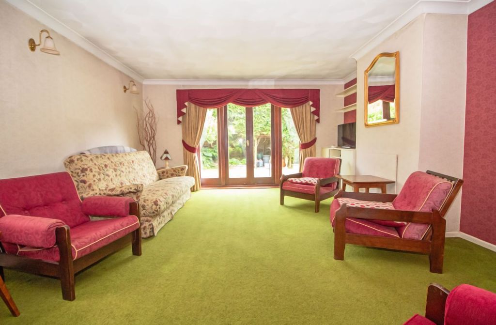 Property photo 2 of 19