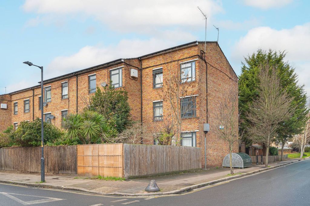 Property photo 3 of 17