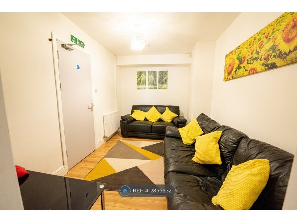 Property photo 2 of 7 Living Room