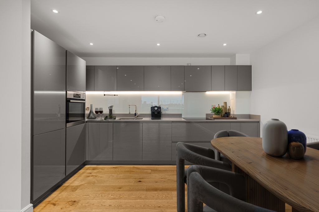 Property photo 3 of 15 Property_36C1_094...