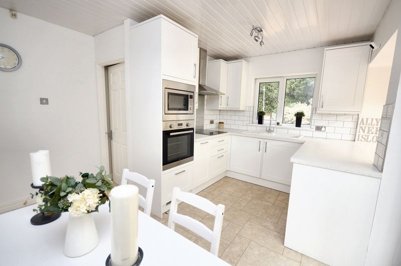 Property photo 3 of 16 Kitchen