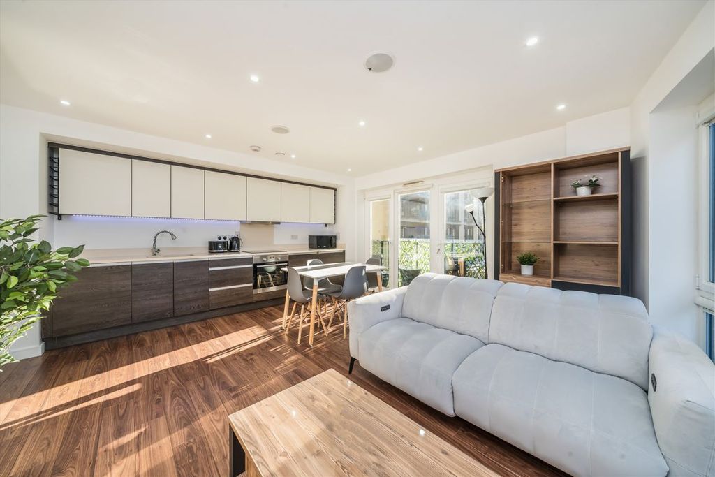 Property photo 2 of 10