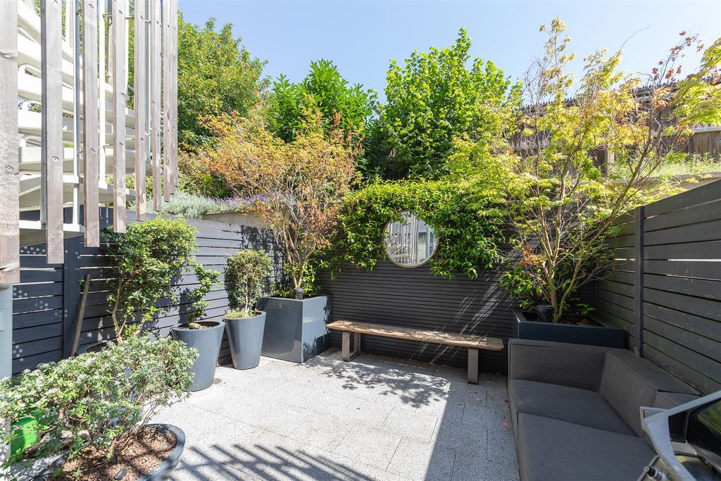 Property photo 2 of 30 47Gabrielsquare-27.Jpg