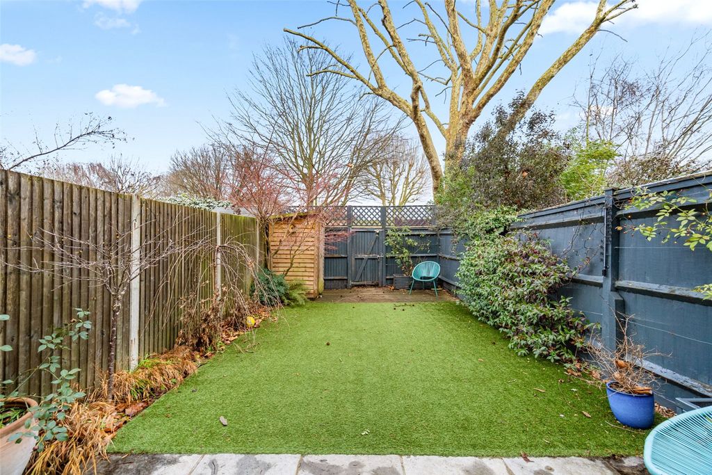 Property photo 2 of 12 Picture No. 18