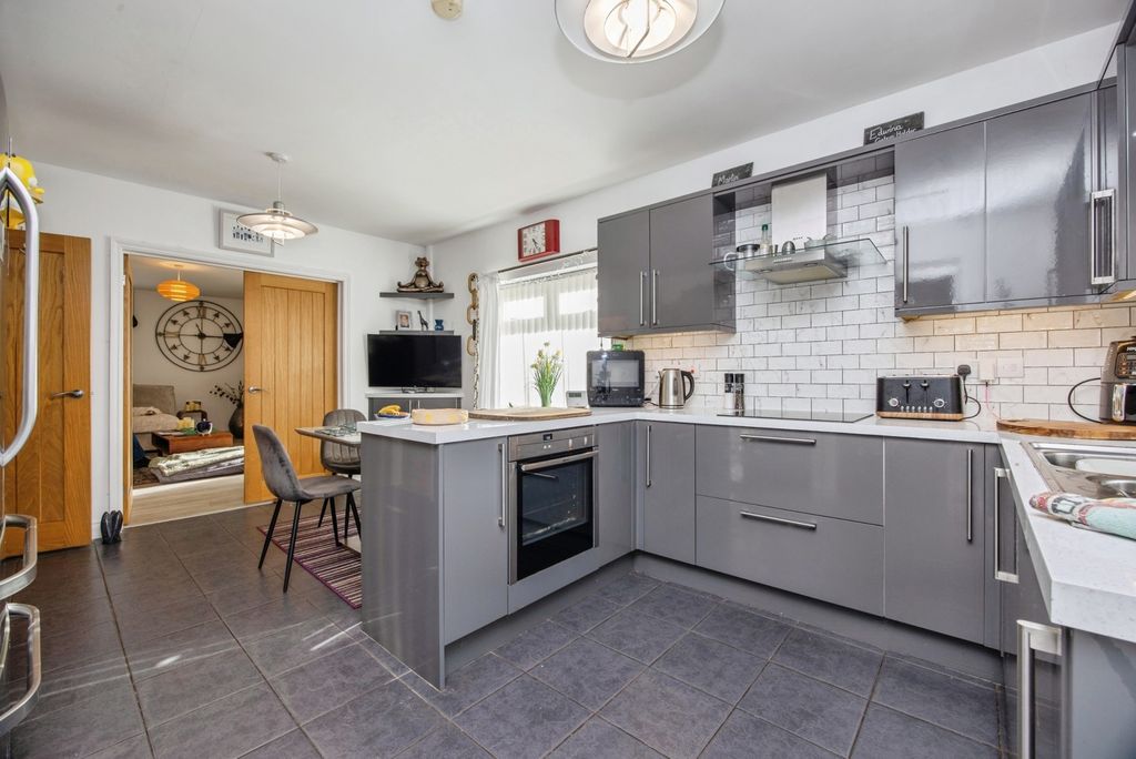 Property photo 2 of 20 Kitchen Diner