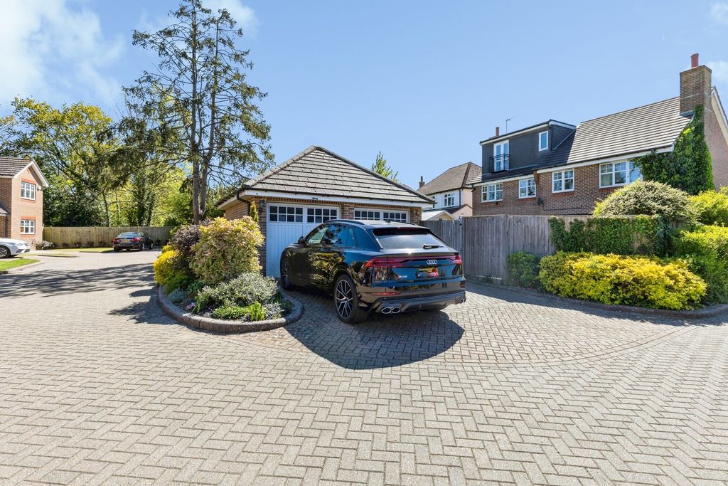 Property photo 1 of 17 Pbox-Img.Jpg