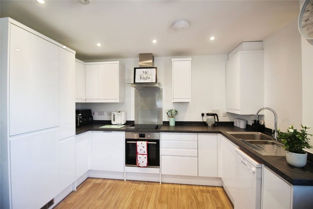 Property photo 3 of 9 Picture No. 06