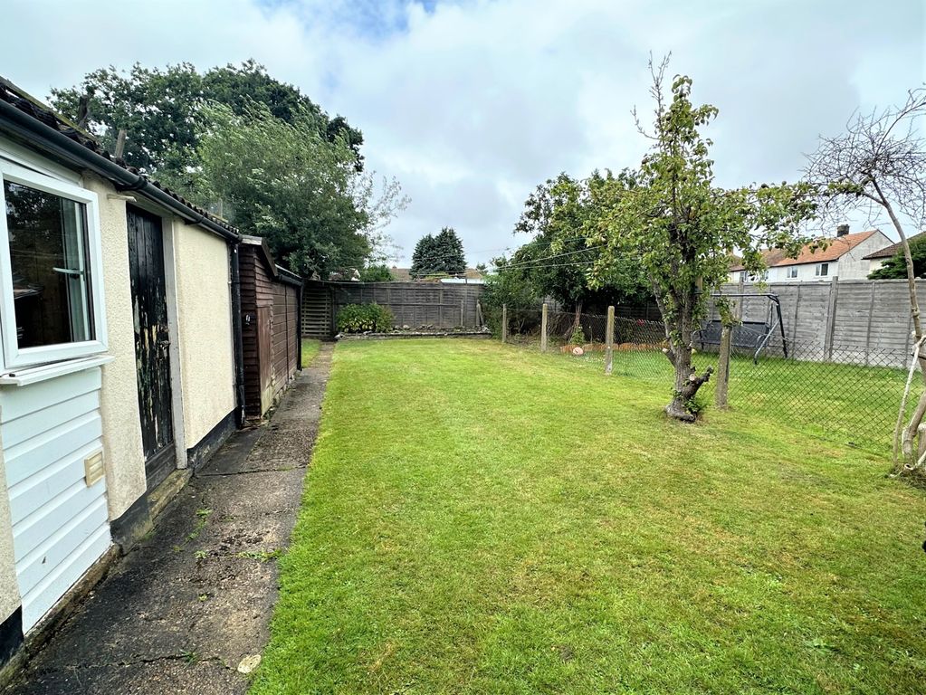 Property photo 3 of 11 Garden